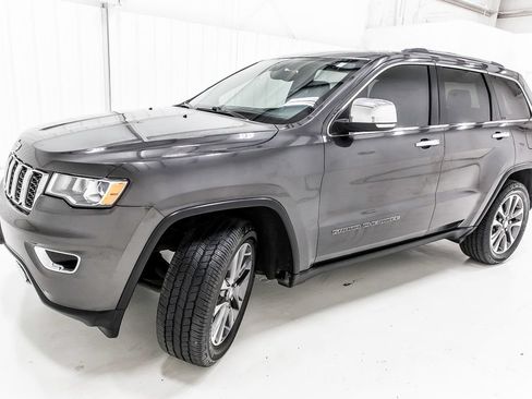 Used 2018 Jeep Grand Cherokee Limited RWD image 2