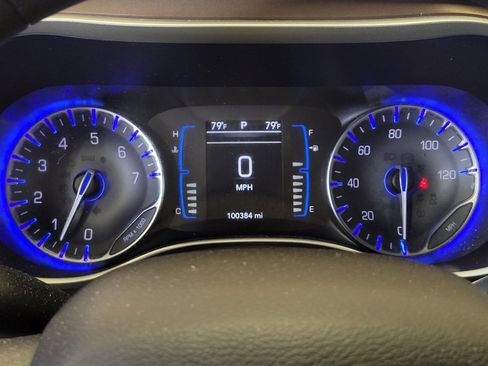 Used 2017 Chrysler Pacifica LX FWD image 23
