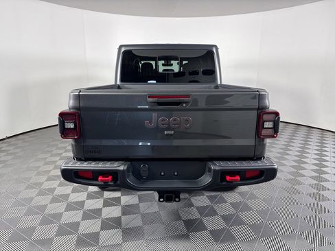 Used 2021 Jeep Gladiator Rubicon image 10