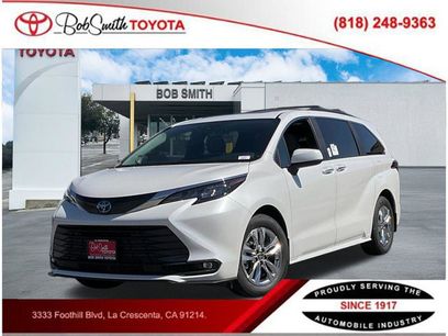 New 2025 Toyota Sienna XLE w/ XLE Plus Package