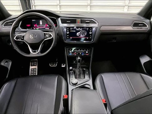 Used 2022 Volkswagen Tiguan SE R-Line image 17