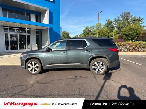 Used 2020 Chevrolet Traverse LT w/ LT Premium Package AWD/4WD image 9