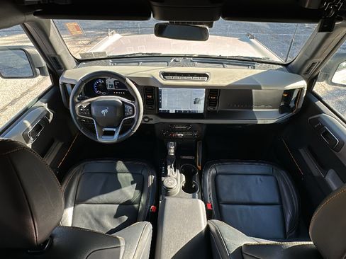 Used 2021 Ford Bronco Badlands image 27