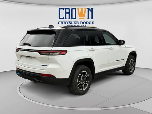 Used 2024 Jeep Grand Cherokee Trailhawk AWD/4WD image 3