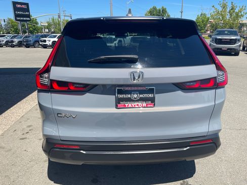Used 2025 Honda CR-V LX image 6