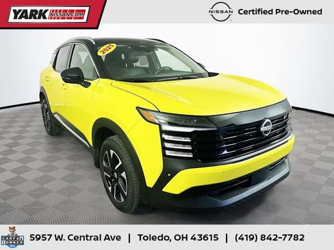Certified 2025 Nissan Kicks SR FWD image 1