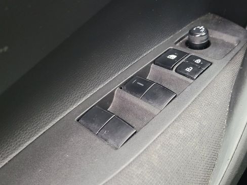 Used 2022 Toyota Corolla LE FWD image 27