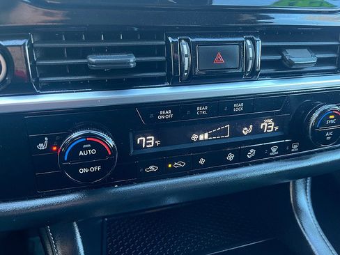 Used 2024 Nissan Pathfinder SV image 35