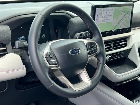 Used 2025 Ford Explorer Active w/ Active Comfort Package AWD/4WD image 18