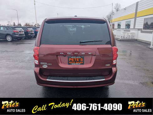 Used 2018 Dodge Grand Caravan SE w/ UConnect Hands-Free Group image 3