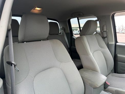 Used 2019 Nissan Frontier SV image 29