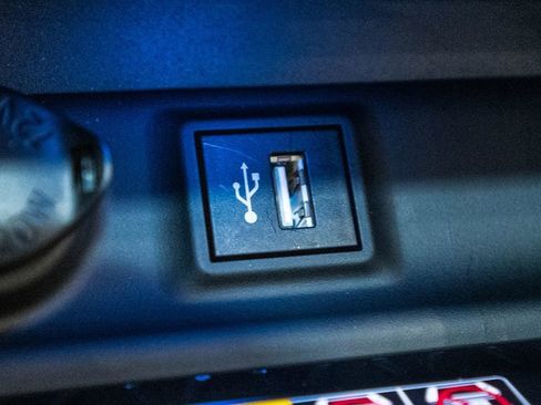 Certified 2025 Toyota RAV4 XSE w/ Advanced Technology Package image 29