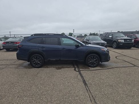 Used 2025 Subaru Outback Onyx Edition AWD/4WD image 6