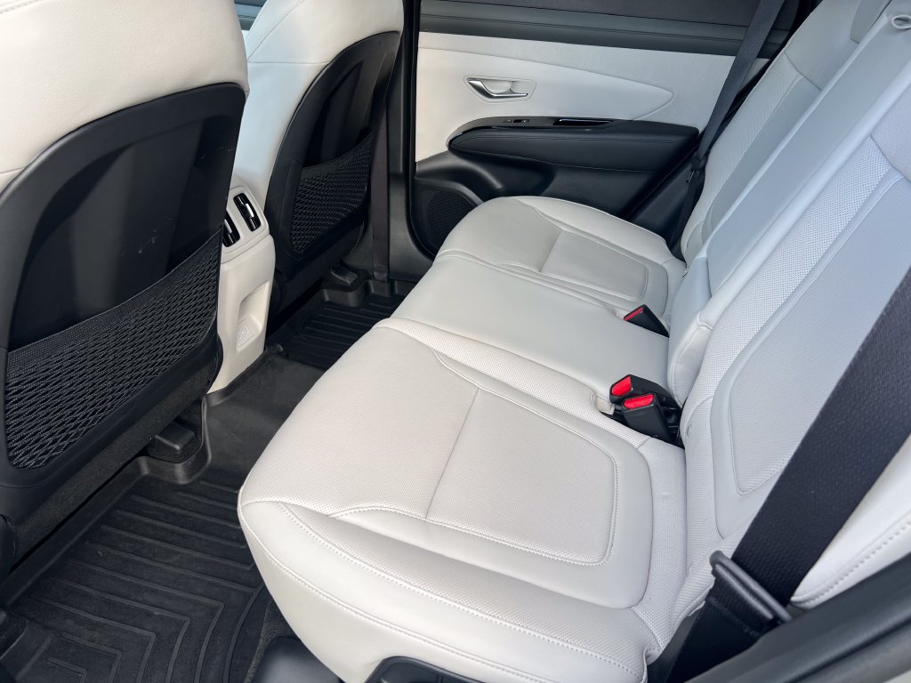 Used 2025 Hyundai Tucson Limited AWD/4WD image 12