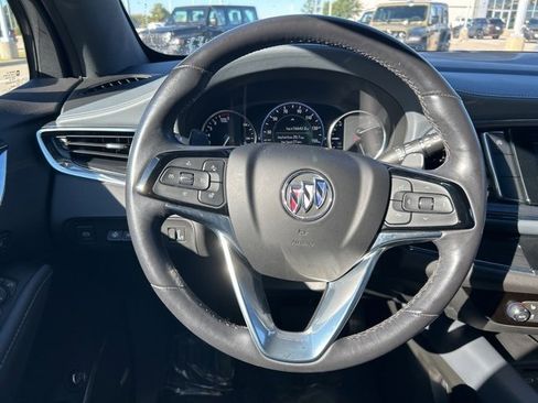 Used 2024 Buick Enclave Premium image 22