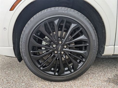 Used 2023 Lincoln Corsair Reserve w/ Equipment Group 202A image 10