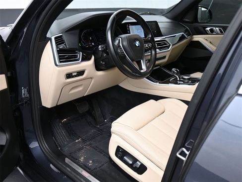 Used 2021 BMW X5 sDrive40i w/ Premium Package image 2
