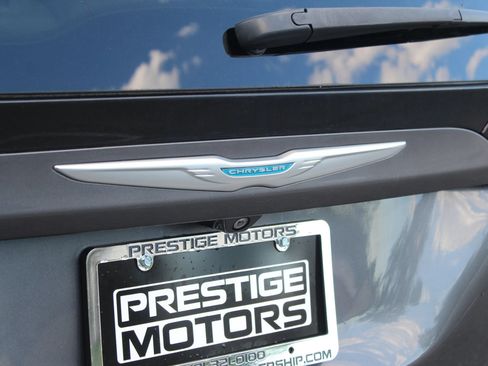 Used 2018 Chrysler Pacifica Limited w/ Advanced Safetytec Group FWD image 46