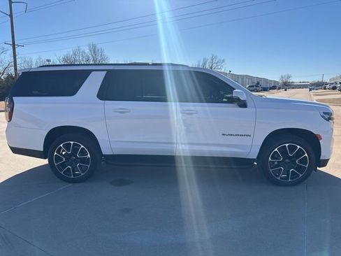 Used 2023 Chevrolet Suburban RST w/ Luxury Package image 8