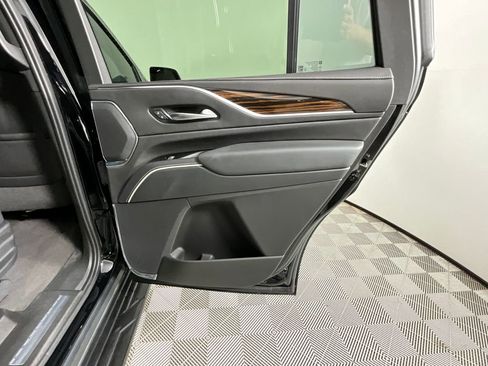 Used 2023 Cadillac Escalade Luxury image 25