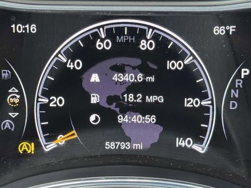 Used 2021 Jeep Grand Cherokee Laredo AWD/4WD image 12