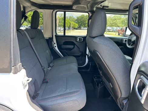 Used 2024 Jeep Wrangler Unlimited Rubicon image 37