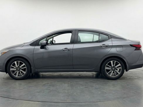 Used 2025 Nissan Versa SV image 5