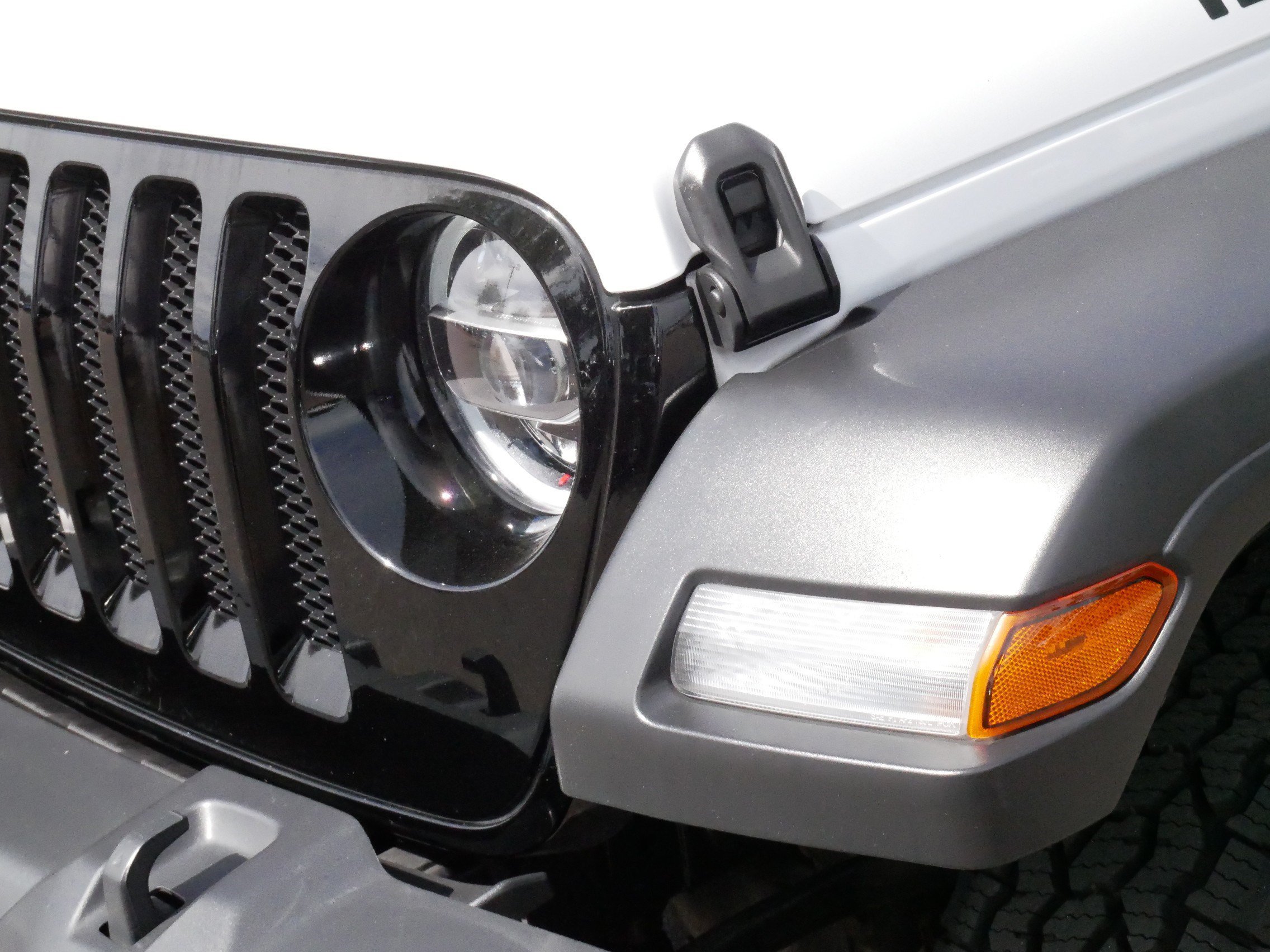 Used 2022 Jeep Wrangler Sport AWD/4WD image 16