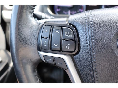 Used 2019 Toyota Highlander XLE AWD/4WD image 37