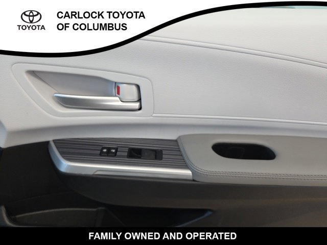 Used 2026 Toyota Sienna XLE FWD image 22