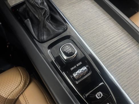 Used 2019 Volvo XC60 T6 Inscription w/ Protection Package Premier AWD/4WD image 40