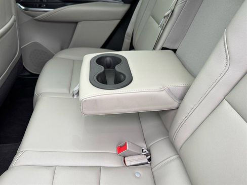 Used 2019 Cadillac XT4 Luxury w/ Cold Weather Package image 21