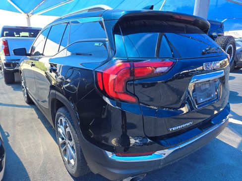 Used 2020 GMC Terrain SLT w/ Preferred Package FWD image 3