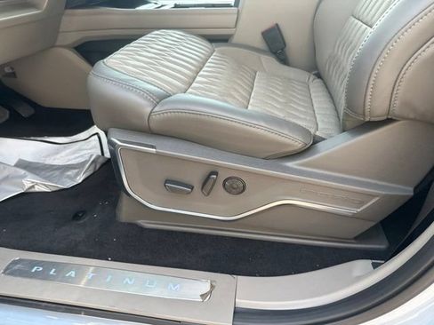 New 2026 Ford F250 Platinum w/ Platinum Plus Package AWD/4WD image 17