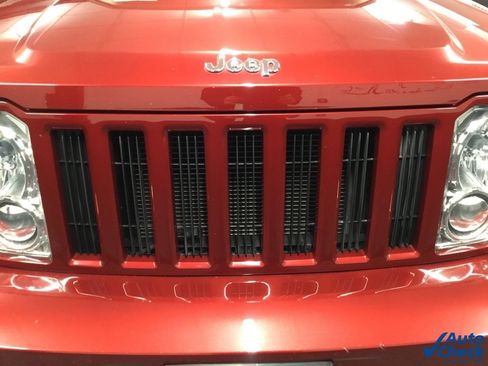 Used 2011 Jeep Liberty Sport image 16