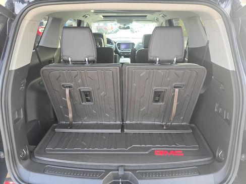 Used 2019 GMC Acadia SLT w/ Black Edition image 24