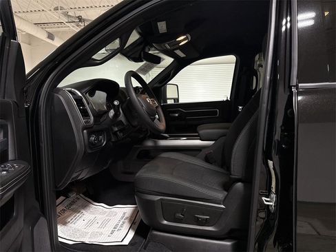 Used 2025 RAM 2500 Big Horn image 19