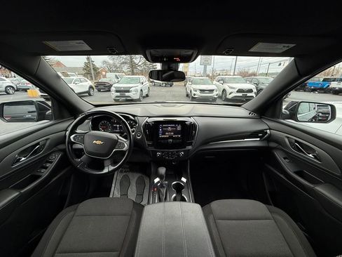 Used 2022 Chevrolet Traverse LT image 30