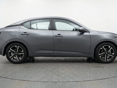 Used 2025 Nissan Sentra SV FWD image 11