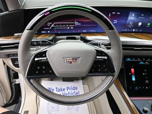 Certified 2025 Cadillac Escalade Premium Luxury Platinum AWD/4WD image 27