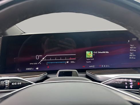 Used 2025 Cadillac Escalade Premium Luxury image 34