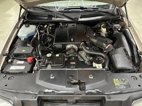 Used 2004 Lincoln Town Car Executive image 7