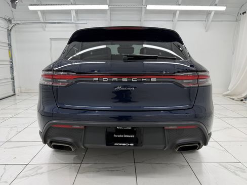Certified 2022 Porsche Macan image 13