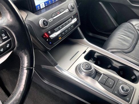 Used 2020 Ford Explorer Platinum w/ Premium Technology Package image 17