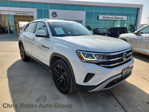Used 2021 Volkswagen Atlas Cross Sport SE w/ 20" Black Wheels Package image 1
