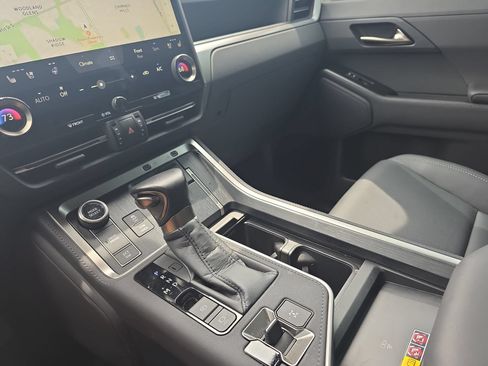 Used 2025 Lexus GX 550 w/ Cold Area Package AWD/4WD image 25