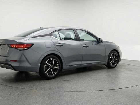 Used 2025 Nissan Sentra SV image 9
