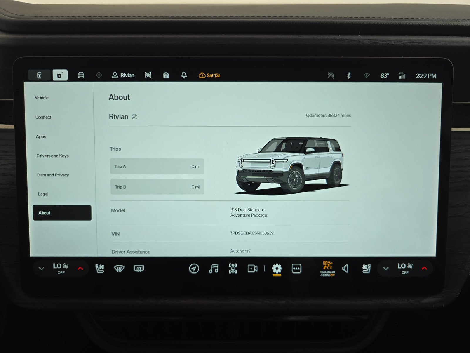 Used 2025 Rivian R1S Adventure Dual AWD/4WD image 29