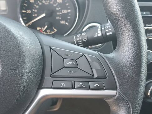 Used 2017 Nissan Rogue SV AWD/4WD image 22