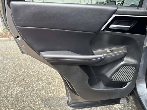 Used 2024 Mitsubishi Outlander SE FWD image 12